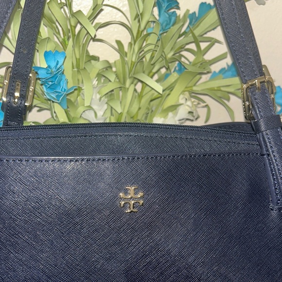 TORY BURCH Saffiano Leather York Buckle Tote - Picture 2 of 13